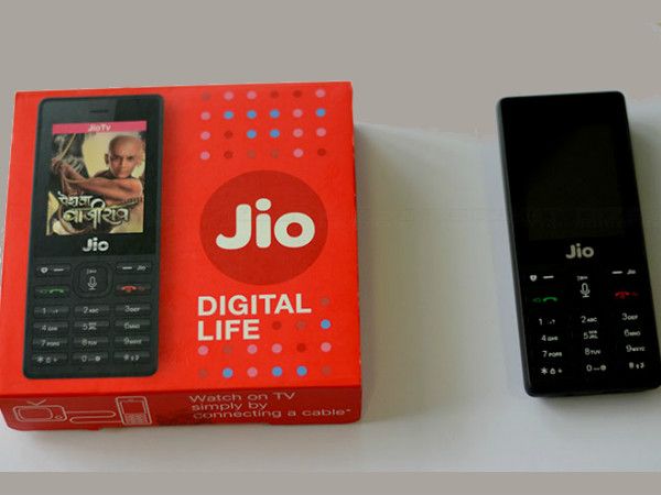 Can I use Facebook on Jio phone