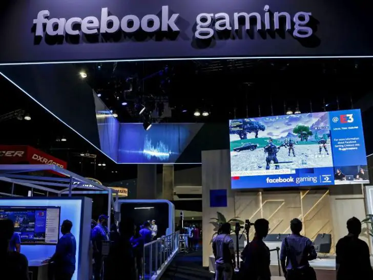 How do I get a Facebook Gaming contract