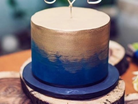 Unique Single Wedding Cake Tiers For Micro Weddings