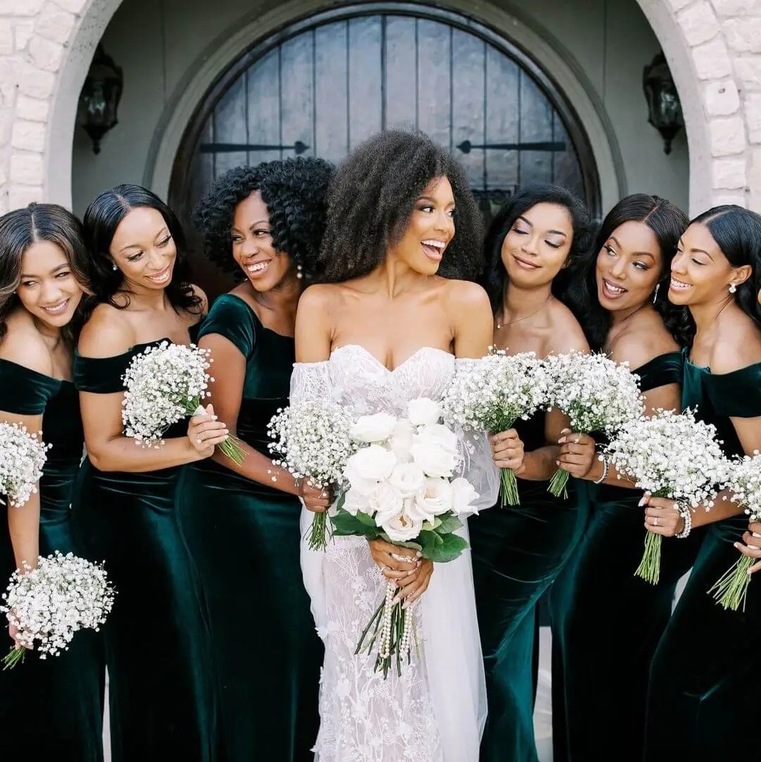 What colours go with emerald bridesmaid dresses