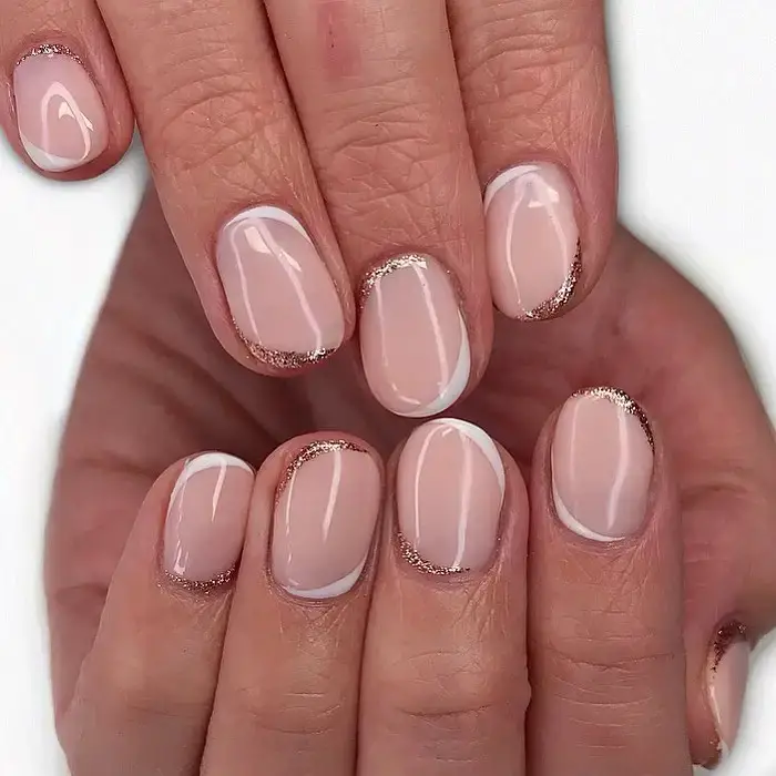 Pearl bridesmaid nail