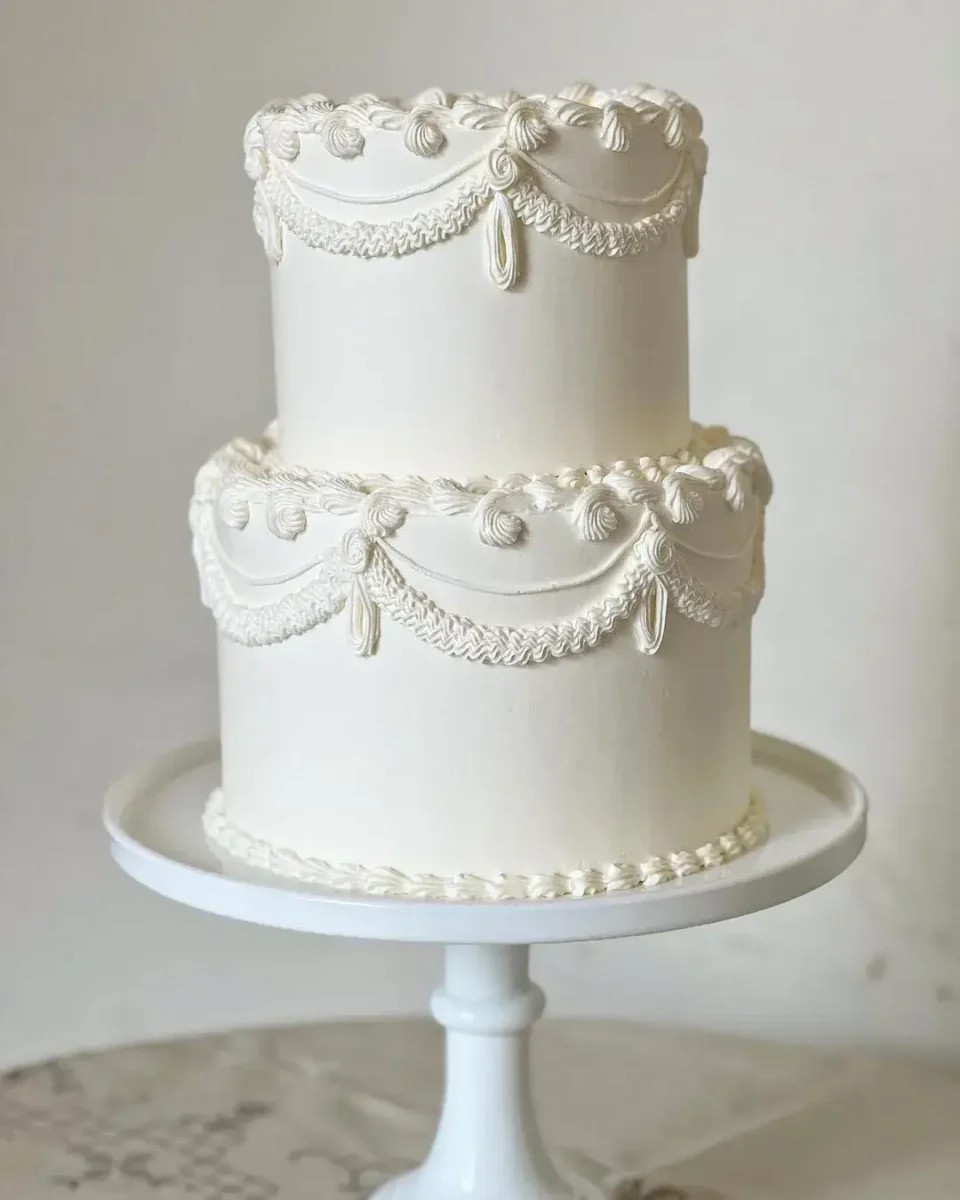 Kitch vintage buttercream cake